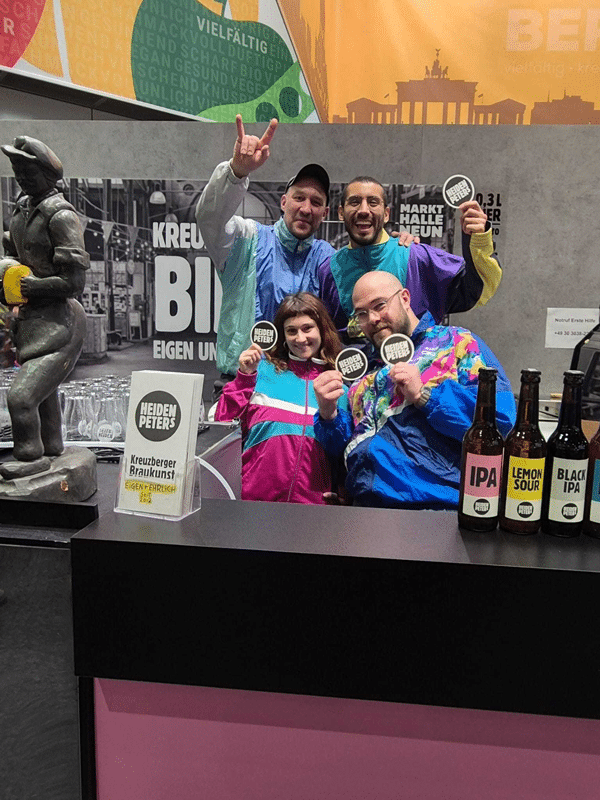 Das Heidenpeters Team in ihren freshen Outfits